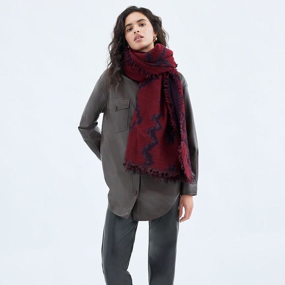 Aritzia Wilfred Mosaic Triangle Scarf - Picture 2 of 8